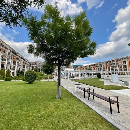 Premier F1 420 Apartment *