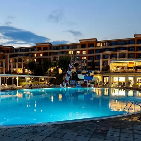 Апартаменты Premier F1 420 *