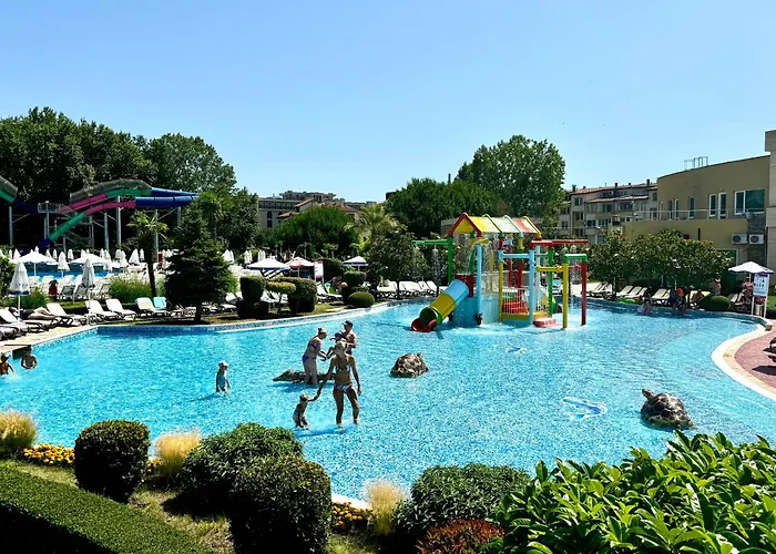 Апартамент Premier F1 420 *